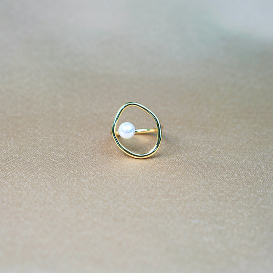 Circle Pearl Ring